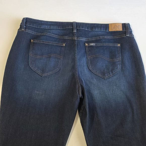 Lee Plus Size Jeans Women's Size 20P Regular Fit Straight Leg Mid Rise Blue - Picture 2 of 14